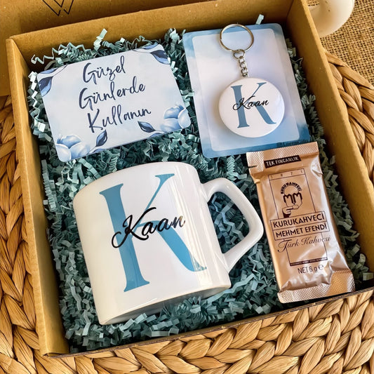 Mavi Baş Harf Temalı – Lüks Kupa & Anahtarlık Hediye Kutusu