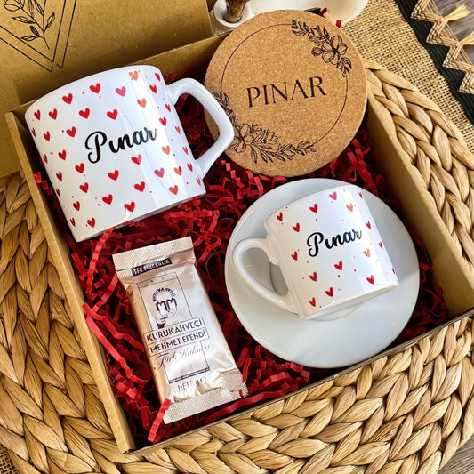 Kalp Temalı - Lüks Kupa & Türk Kahvesi Fincanlı Hediye Kutusu