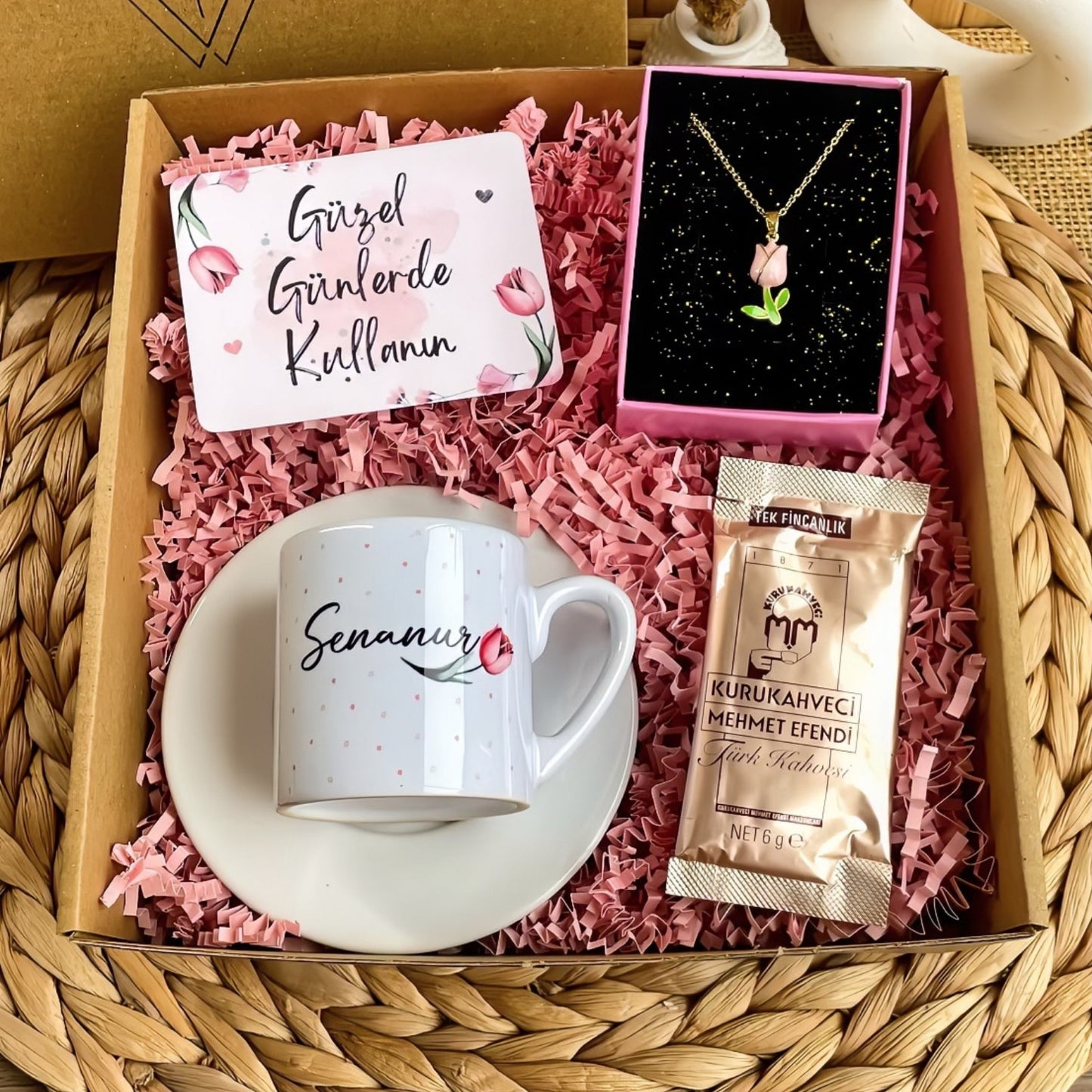 Lale Temalı – Türk Kahvesi Fincanı & Kolye Hediye Kutusu