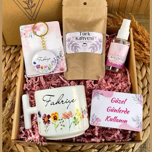 Floral Zerafet – T Kupa & Anahtarlıklı Hediye Kutusu