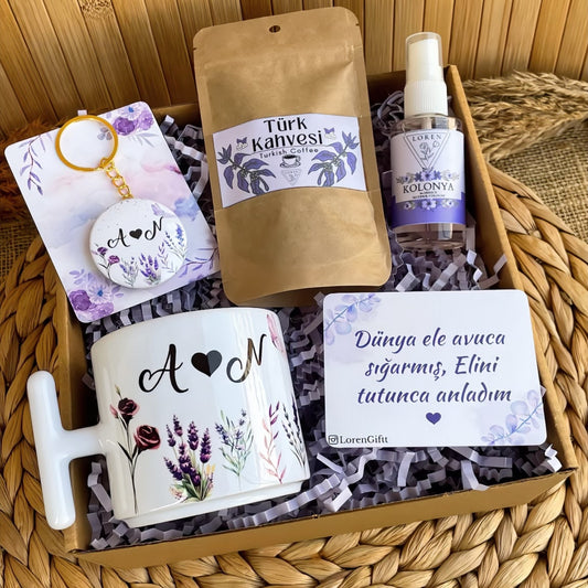 Lavanta Bahçesi – T Kupa & Anahtarlıklı Hediye Kutusu