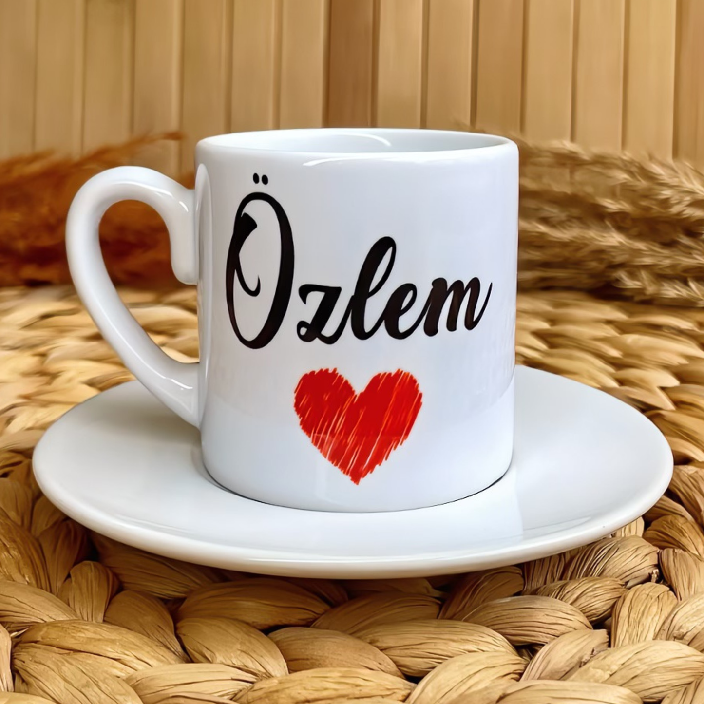 Kırmızı Kalp Figürlü Kişiye Özel İsimli Türk Kahvesi Fincanı