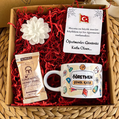 Öğretmen Eğitim – Elit Kupa & Rozet Hediye Kutusu