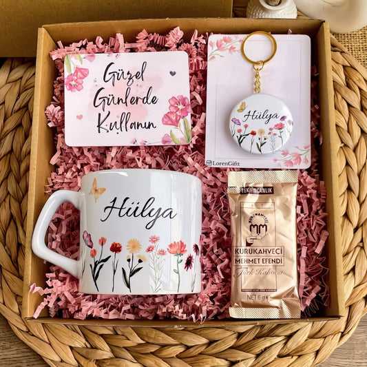 Kır Çiçekleri – Lüks Kupa ve Anahtarlık Hediye Kutusu