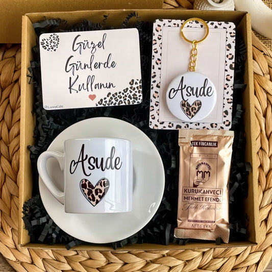 Leopar Kalp – Türk Kahvesi Fincanı & Anahtarlık Hediye Kutusu