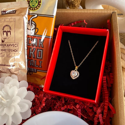 Sevgililer Günü Temalı - Lüks Kupa & Türk Kahvesi Fincanlı Kolyeli Premium Hediye Kutusu