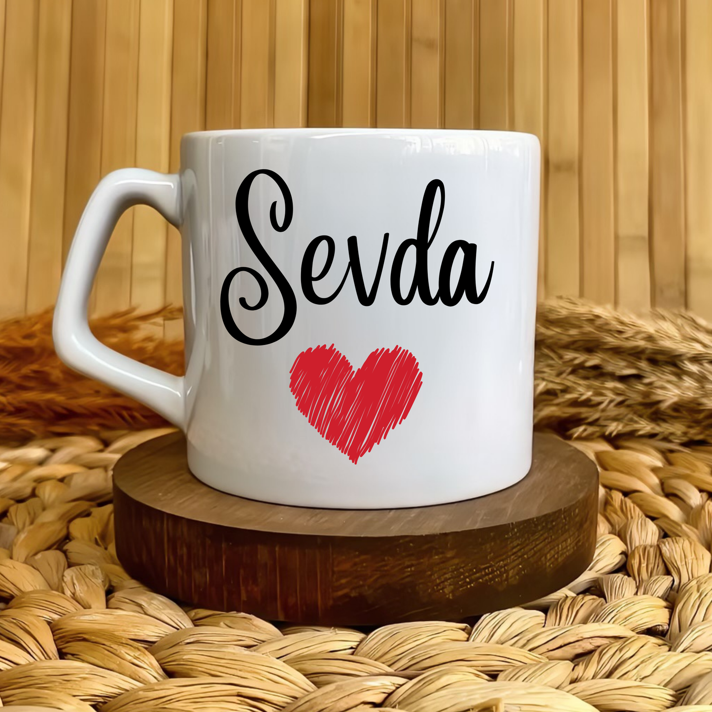 Kırmızı Kalp Temalı Kişiye Özel Lüks Kupa