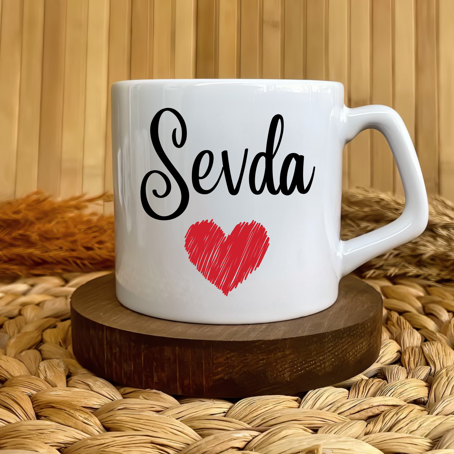 Kırmızı Kalp Temalı Kişiye Özel Lüks Kupa