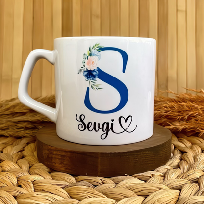 Mavi Çiçekli Harf Temalı Kişiye Özel Lüks Kupa