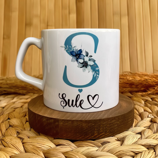Çiçekli Zarif Harf Temalı Kişiye Özel Lüks Kupa