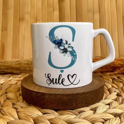 Çiçekli Zarif Harf Temalı Kişiye Özel Lüks Kupa