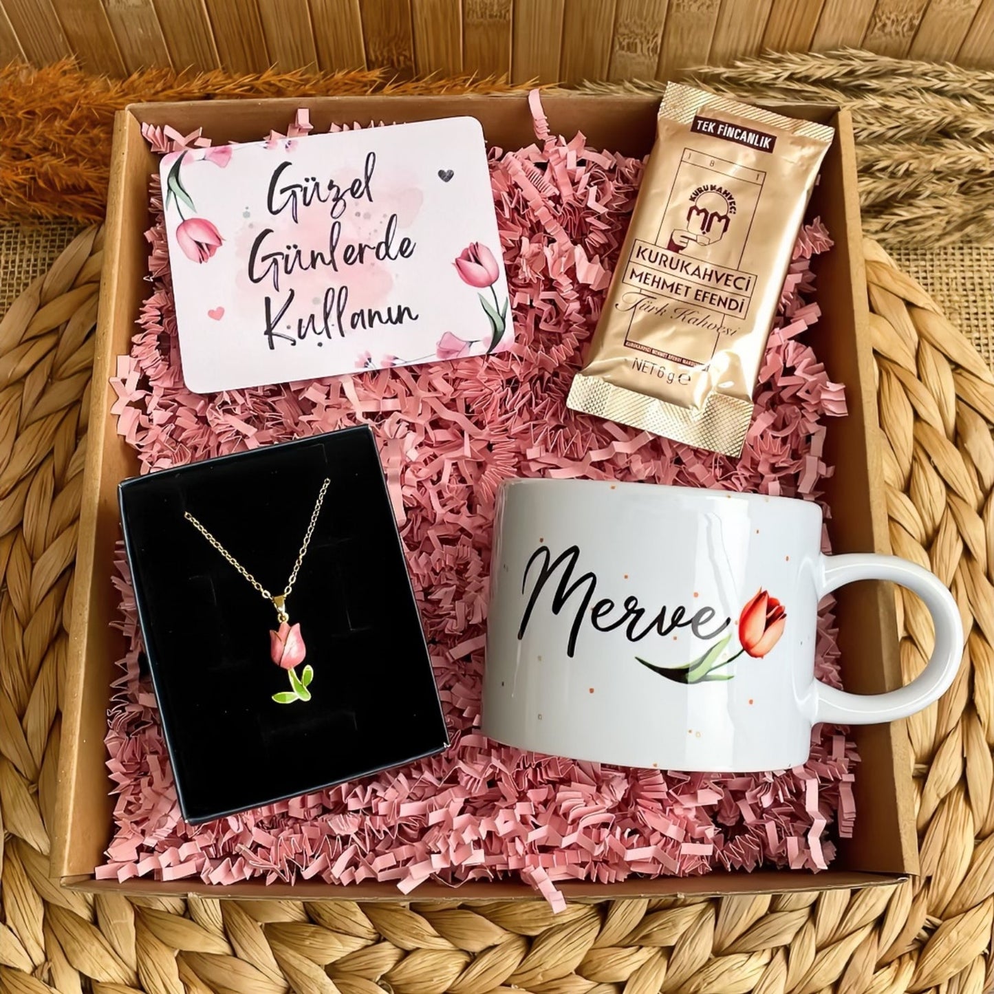 Lale Temalı – Elit Kupa & Kolye Hediye Kutusu
