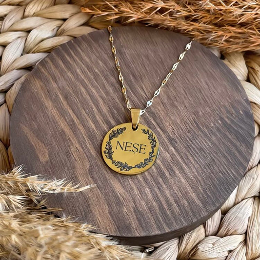 Kişiye Özel İsimli Yuvarlak Çelik Kolye - Gold