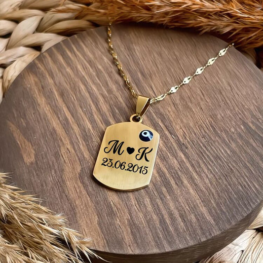 Kişiye Özel Harf ve Tarih Detaylı Gold Çelik Kolye