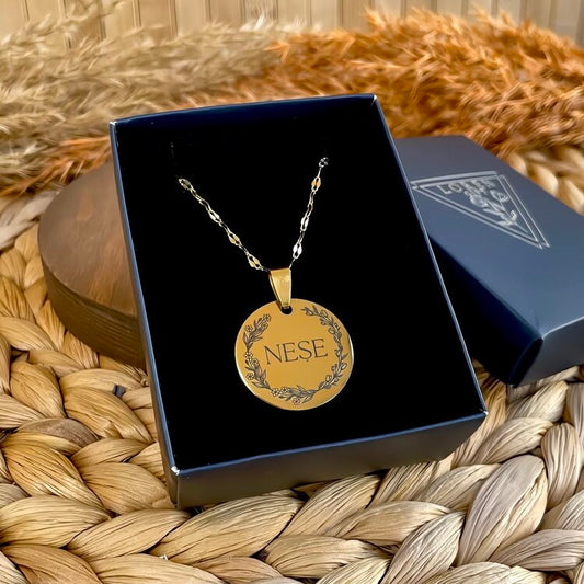 Kişiye Özel İsimli Yuvarlak Çelik Kolye - Gold